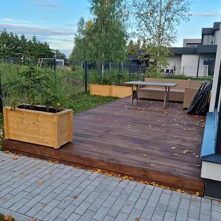 Вилла House With Garden & Parking